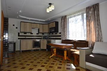 Фото номера Таунхаус с 2 спальнями Дома для отпуска Хатина в Карпатах г. Верховина 9